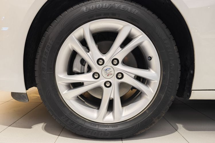 别克 君威 2024款 25T 超享版车身外观6003