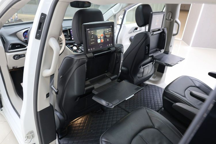 克莱斯勒 大捷龙(进口) 2017款 3.6L 尊享版中控内饰7008