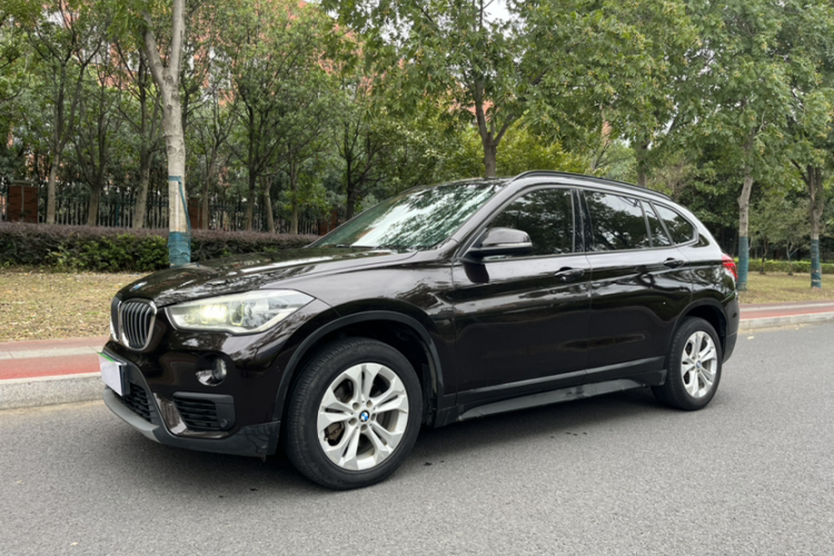 宝马X1 2016款 sDrive18Li 尊享型车身外观6003