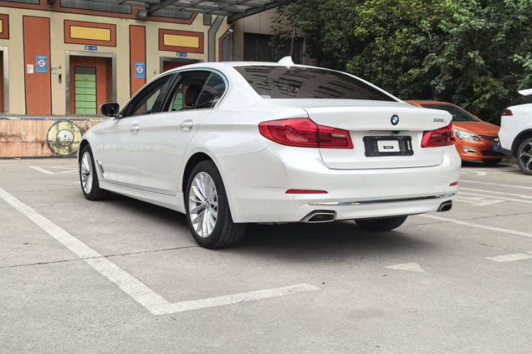 宝马5系 2020款 525Li 豪华套装车身外观6006