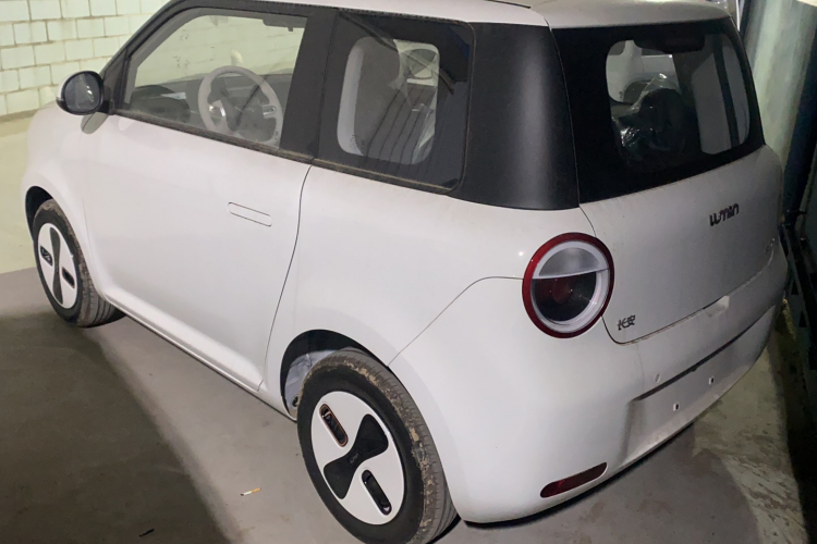 长安启源 长安Lumin 2026款 宝藏版 205km 酷爱米 宁德车身外观6005