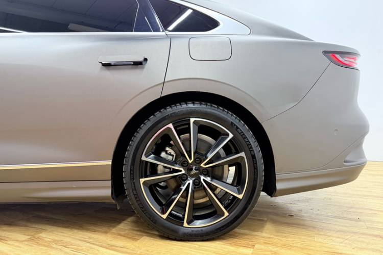 岚图汽车 岚图追光 2024款 PHEV 四驱超长续航旗舰版车身外观6005