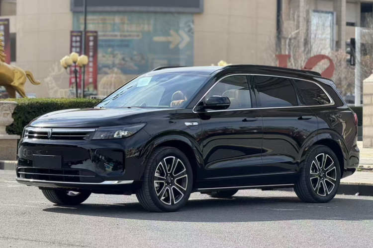 鸿蒙智行 问界M7 2024款 1.5T 智驾四驱Pro版 6座车身外观1