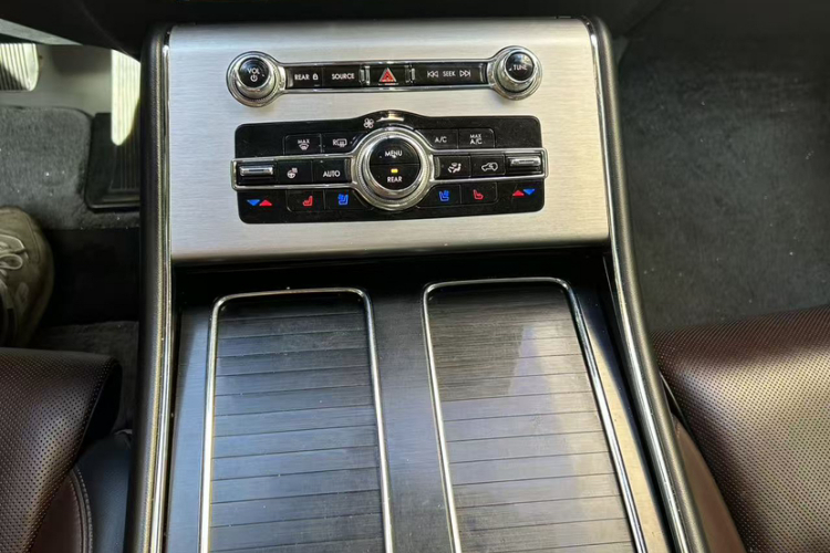 林肯 飞行家 2021款 3.0T V6 四驱MONO限量版中控内饰7005