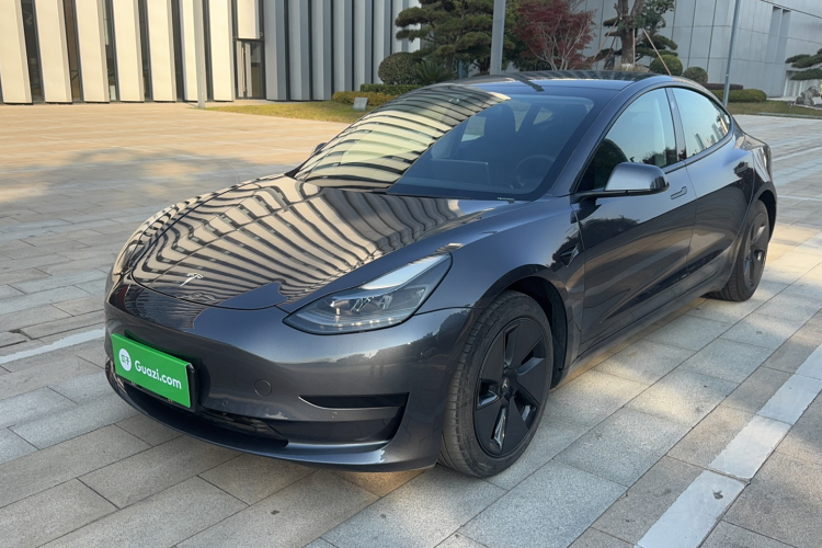 特斯拉 Model 3 2021款 标准续航后驱升级版车身外观1