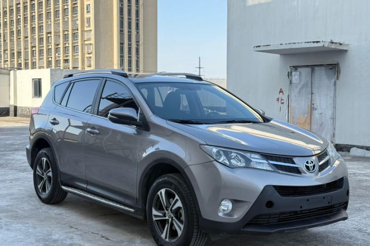 丰田 RAV4荣放 2015款 2.0L CVT两驱风尚版车身外观6004