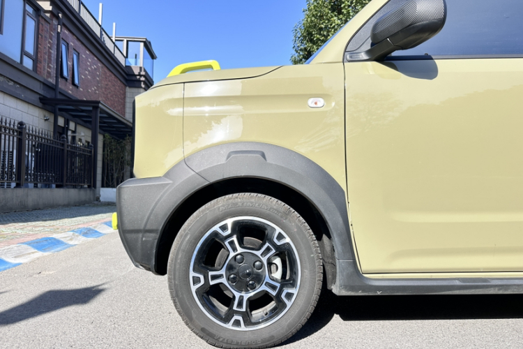 吉利银河 2025款 210km 熊猫骑士车身外观6003