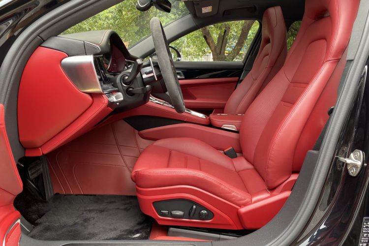 保时捷 2023款 Panamera 行政加长铂金版 2.9T中控内饰7001