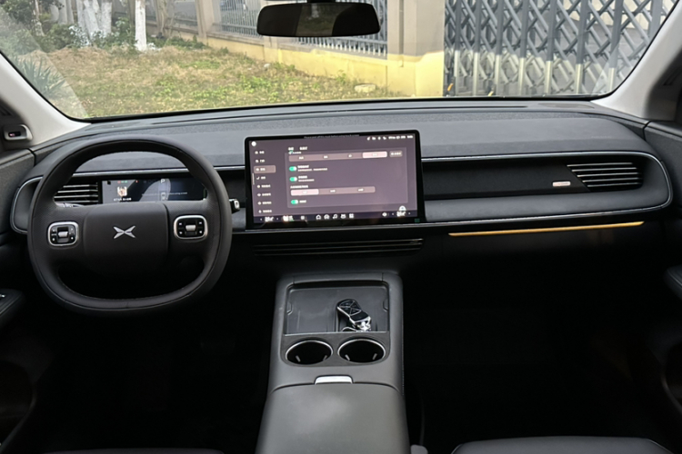 小鹏G6 2023款 755 超长续航 Pro中控内饰7003