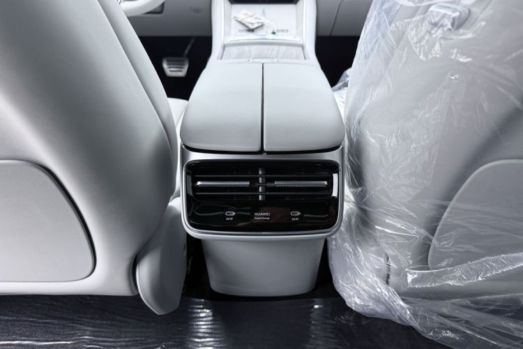 鸿蒙智行 智界S7 2024款 Pro车身外观6007