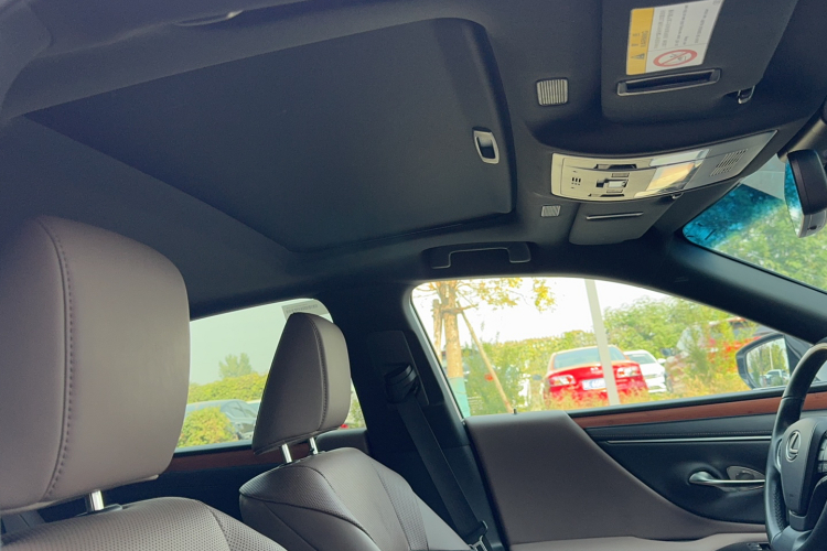 雷克萨斯ES 2022款 200 卓越版局部细节22