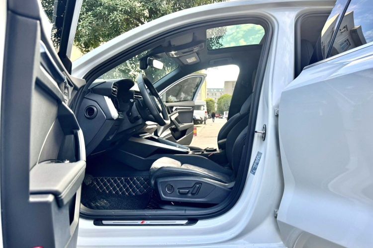 奥迪A3 2022款 A3L Limousine 35 TFSI 豪华运动型局部细节19