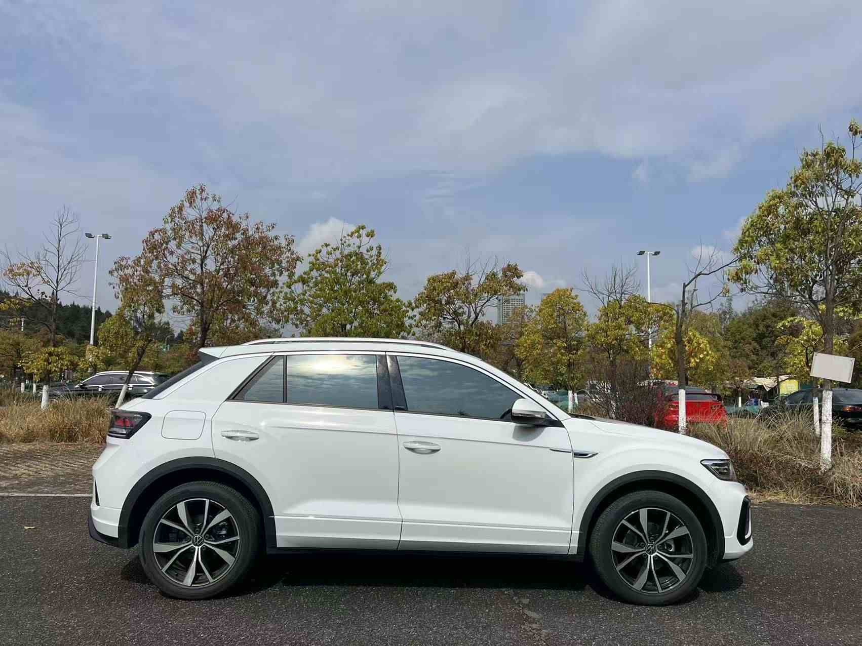 大众 T-ROC探歌 2025款 改款二 300TSI DSG两驱辰光版(4)