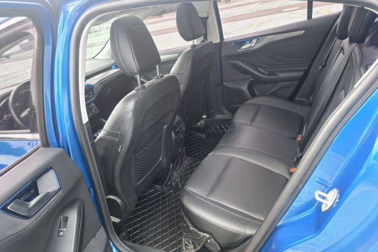 福特 福克斯 2020款 三厢 EcoBoost 180 自动锋耀型中控内饰7002