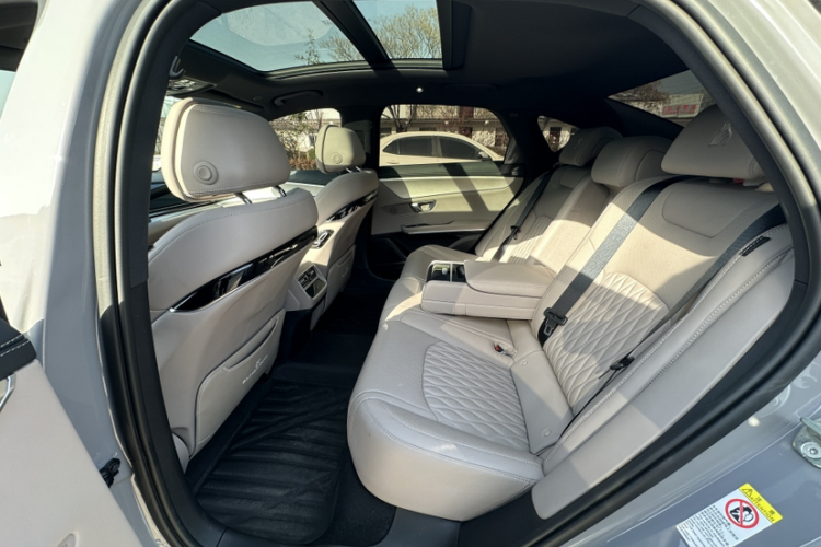 比亚迪 汉 2025款 DM-i 125KM精英型中控内饰7002