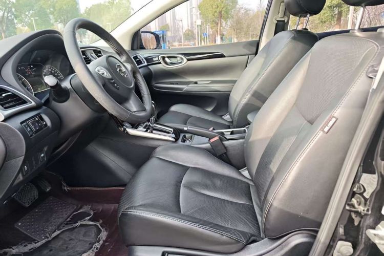 日产 轩逸 2018款 1.6XV CVT尊享版中控内饰7004