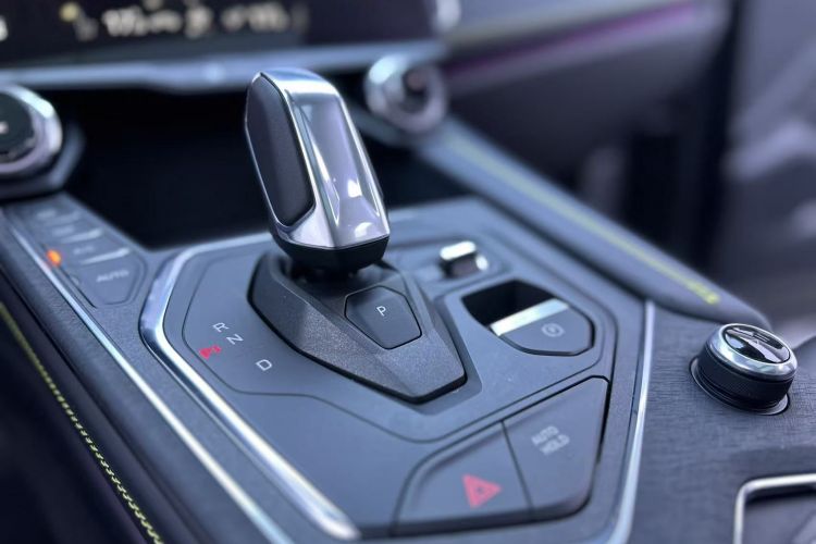 领克05 2020款 2.0TD 两驱耀Halo局部细节18