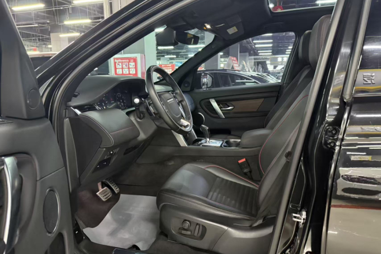 路虎 发现运动版 2020款 249PS R-Dynamic 性能科技版 7座中控内饰7004