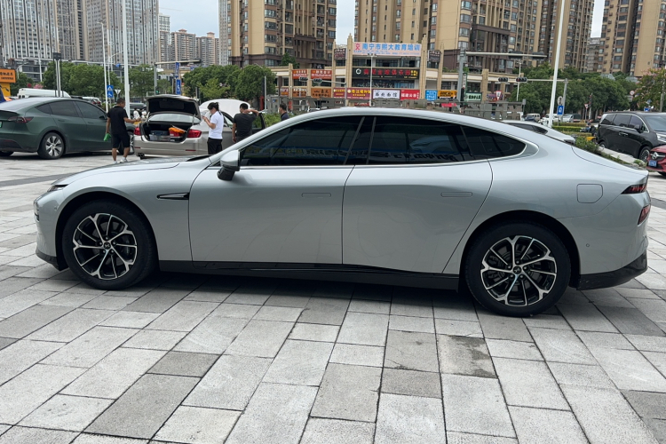 小鹏P7 2021款 480N车身外观6004