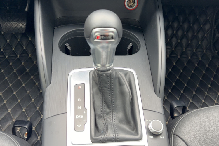 奥迪A3(进口) 2015款 Cabriolet 40 TFSI中控内饰7008