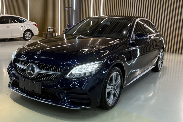 奔驰C级 2020款 C 260 L 运动版车身外观1