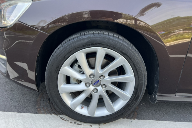 沃尔沃S60 2018款 S60L T3 智进版车身外观6010