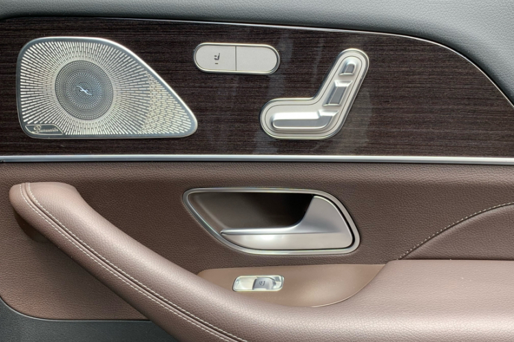 奔驰GLE 2023款 GLE 350 4MATIC 时尚型中控内饰7015