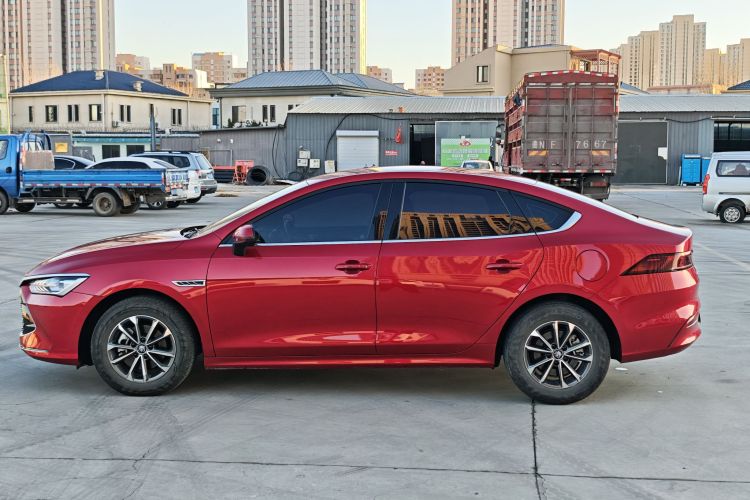 比亚迪 秦PLUS 2023款 冠军版 DM-i 55KM领先型车身外观6009