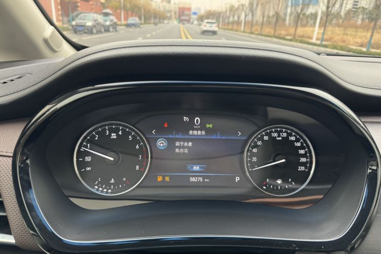 别克GL8 2021款 陆上公务舱 652T 尊贵型中控内饰15