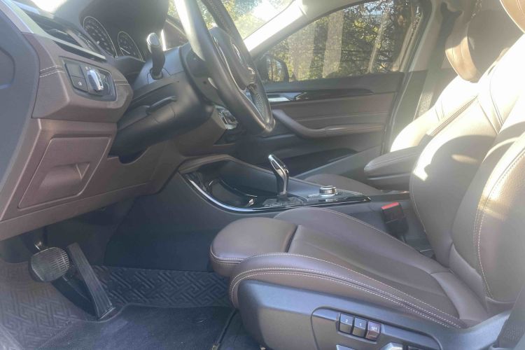 宝马X2 2023款 sDrive25i M运动曜夜版中控内饰7002