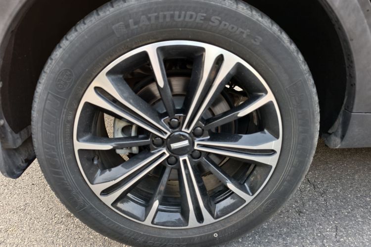 魏牌 VV6 2021款 2.0T 两驱智享+车身外观6011