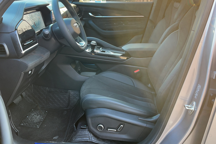 吉利汽车 星越L 2024款 2.0TD 高功自动两驱天际版中控内饰7001