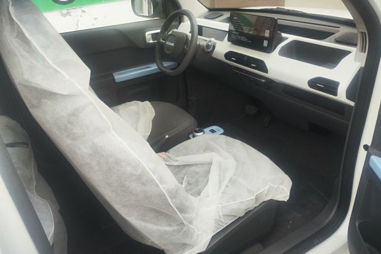 吉利银河 2024款 熊猫mini 200km 耐力熊中控内饰7002