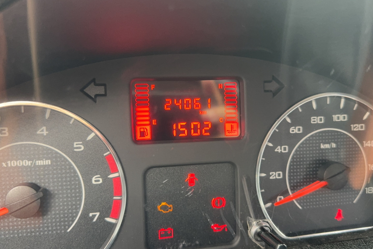 五菱汽车 五菱征途 2021款 1.5L进取型LAR中控内饰15