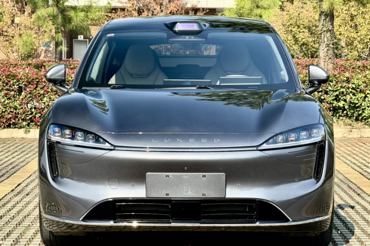 鸿蒙智行 智界R7 2025款 增程 251km Max车身外观6002