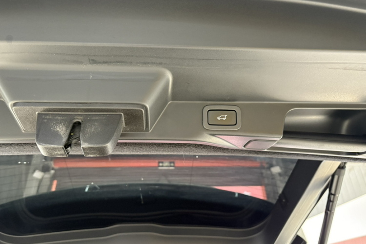 路虎 揽胜运动版 2016款 3.0 SC V6 SE中控内饰7008