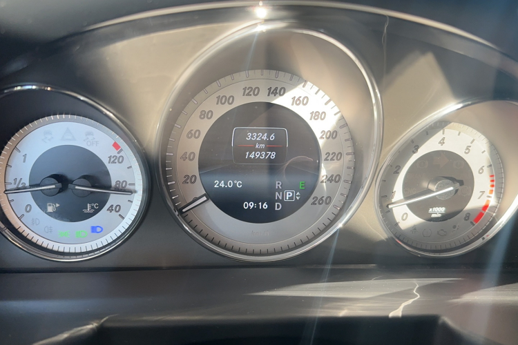 奔驰GLK级 2014款 GLK 260 4MATIC 动感型中控内饰15