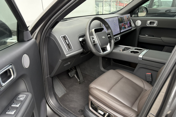 理想汽车 理想L8 2023款 Pro中控内饰7001