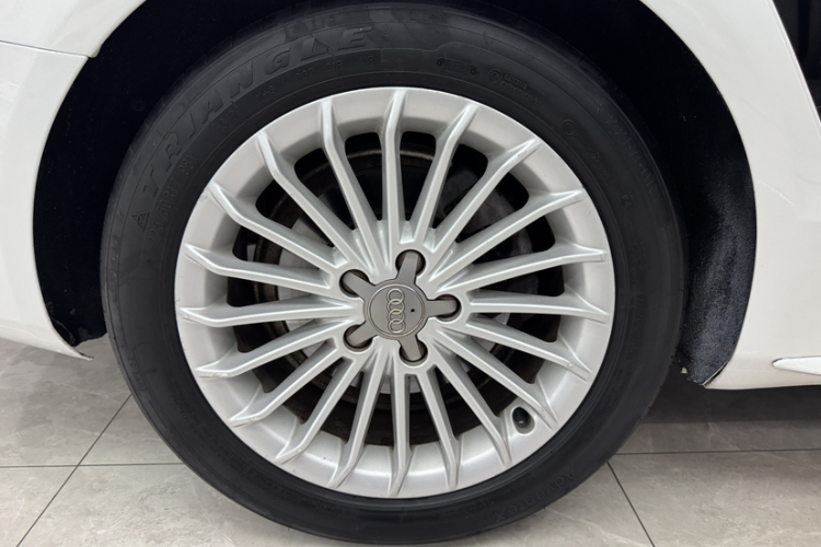 奥迪A4L 2015款 35 TFSI 自动舒适型车身外观6009