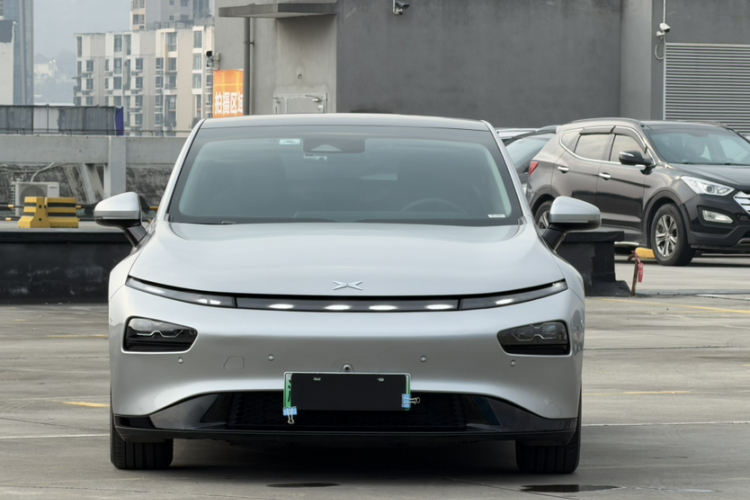 小鹏P7 2022款 670N+车身外观6007