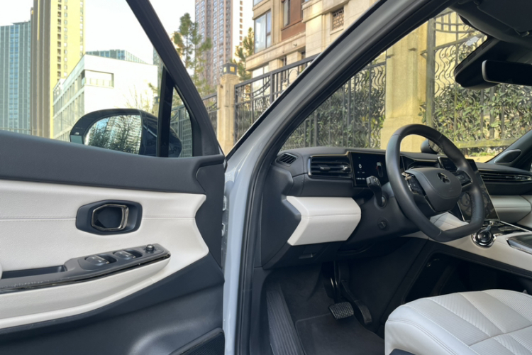 蔚来ES8 2020款 580KM 六座版中控内饰7005