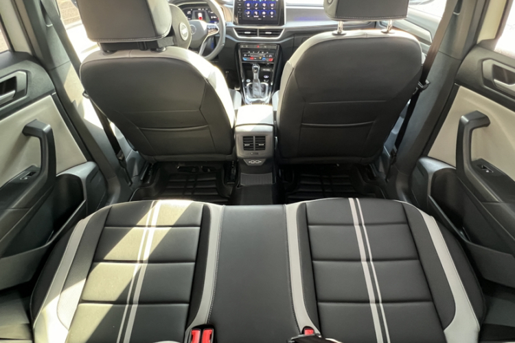 大众 T-ROC探歌 2024款 300TSI DSG两驱辰光版中控内饰7008