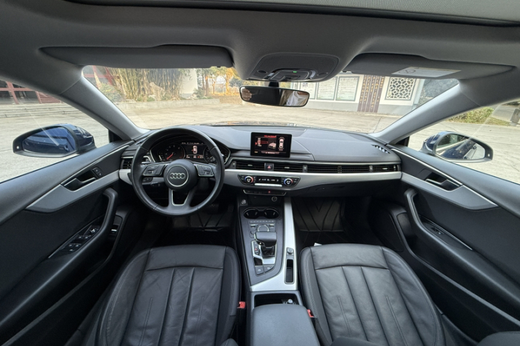 奥迪A5 2017款 Sportback 40 TFSI 时尚型中控内饰7005