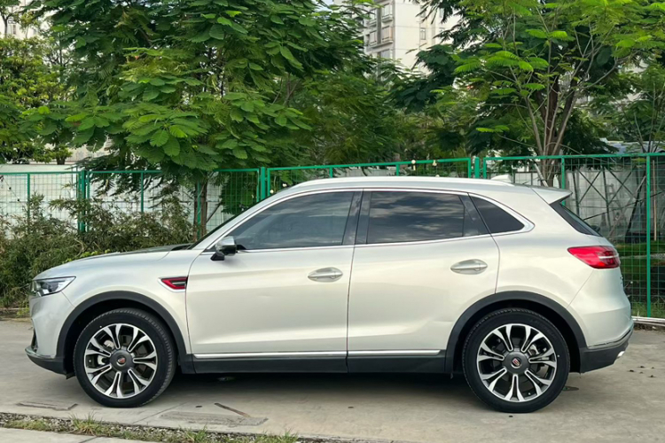 红旗HS5 2019款 2.0T 智联旗享四驱版车身外观6006