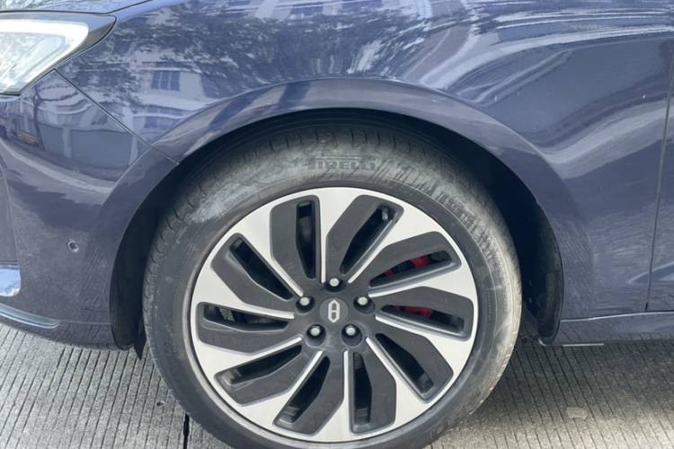 鸿蒙智行 问界M5 2022款 增程四驱旗舰版车身外观6005