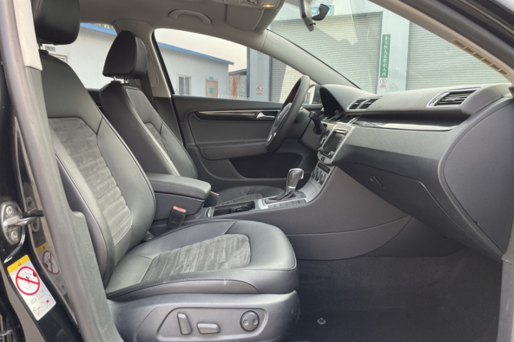 大众 迈腾 2015款 1.8TSI 豪华型中控内饰7005