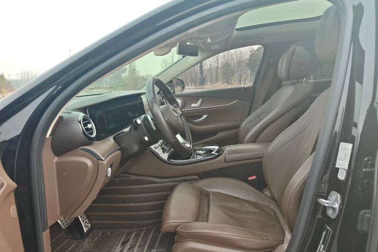 奔驰E级 2016款 E 200 L中控内饰7003