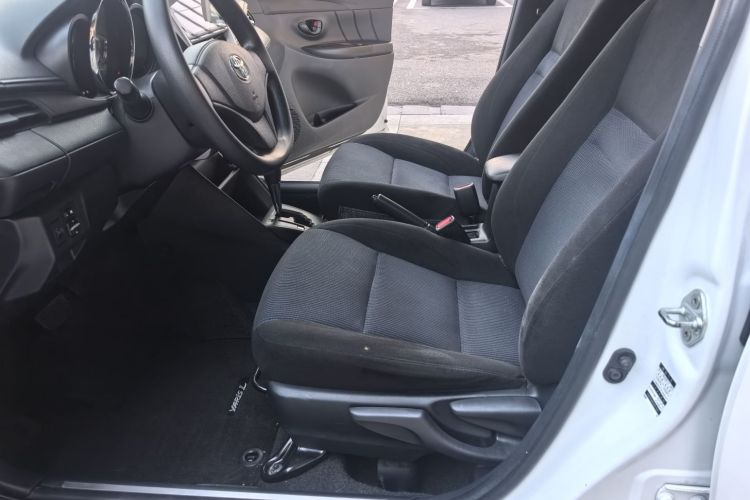 丰田 YARiS L 致炫 2019款 1.5E CVT魅动版 国VI中控内饰7005