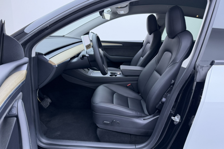 特斯拉 Model Y 2022款 后轮驱动版局部细节19