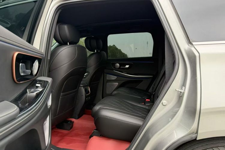 星途揽月 2024款 国际版 400T 四驱星尊 7座中控内饰7003